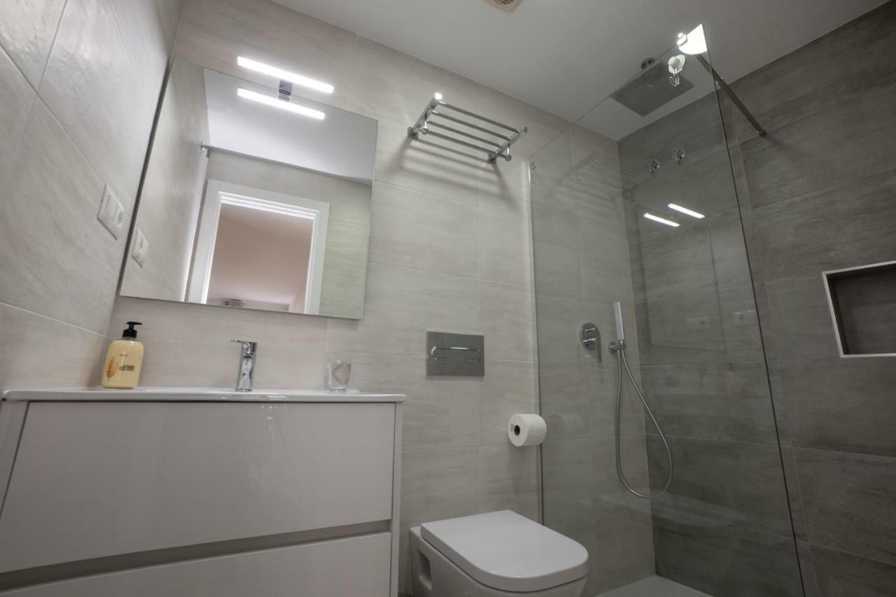 Apartamentos Mombasa 2 Planta Нерха Экстерьер фото