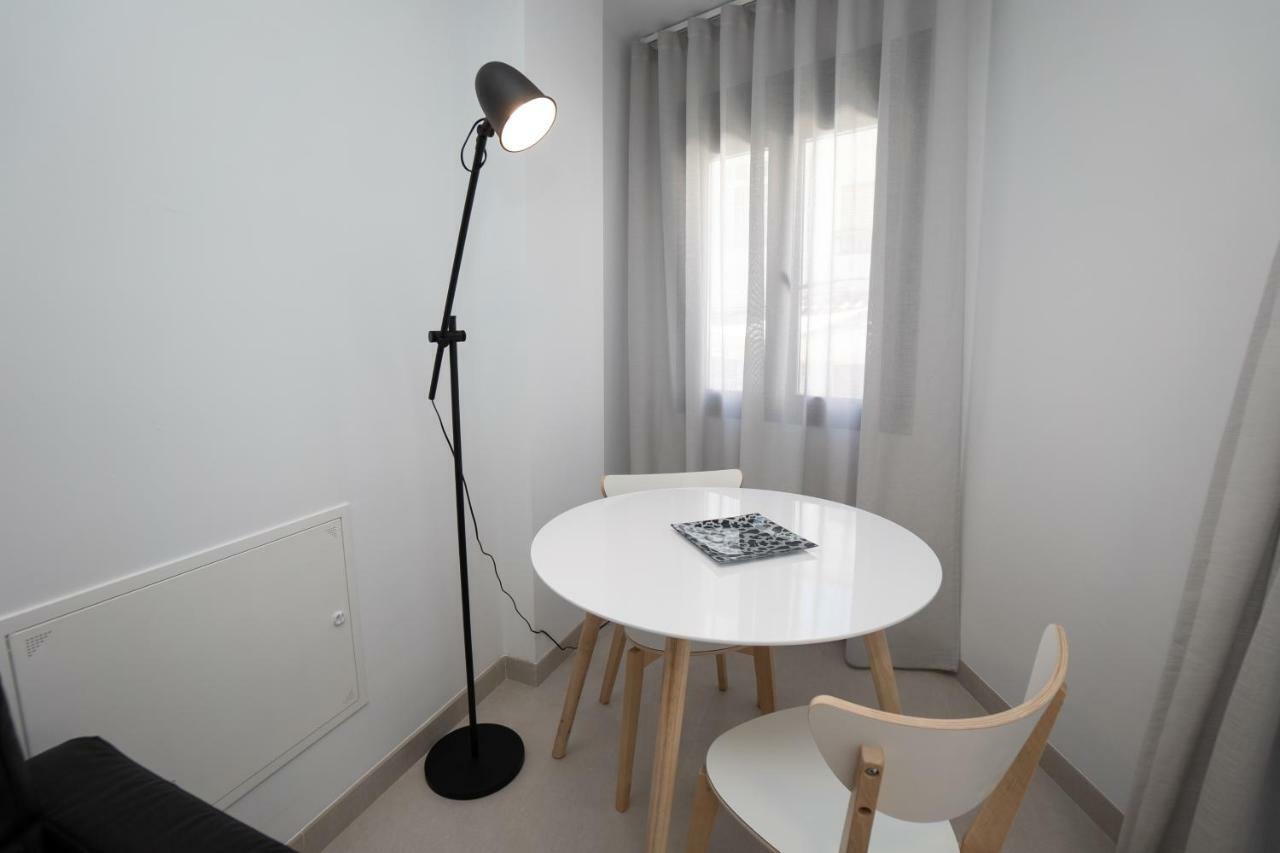 Apartamentos Mombasa 2 Planta Нерха Экстерьер фото