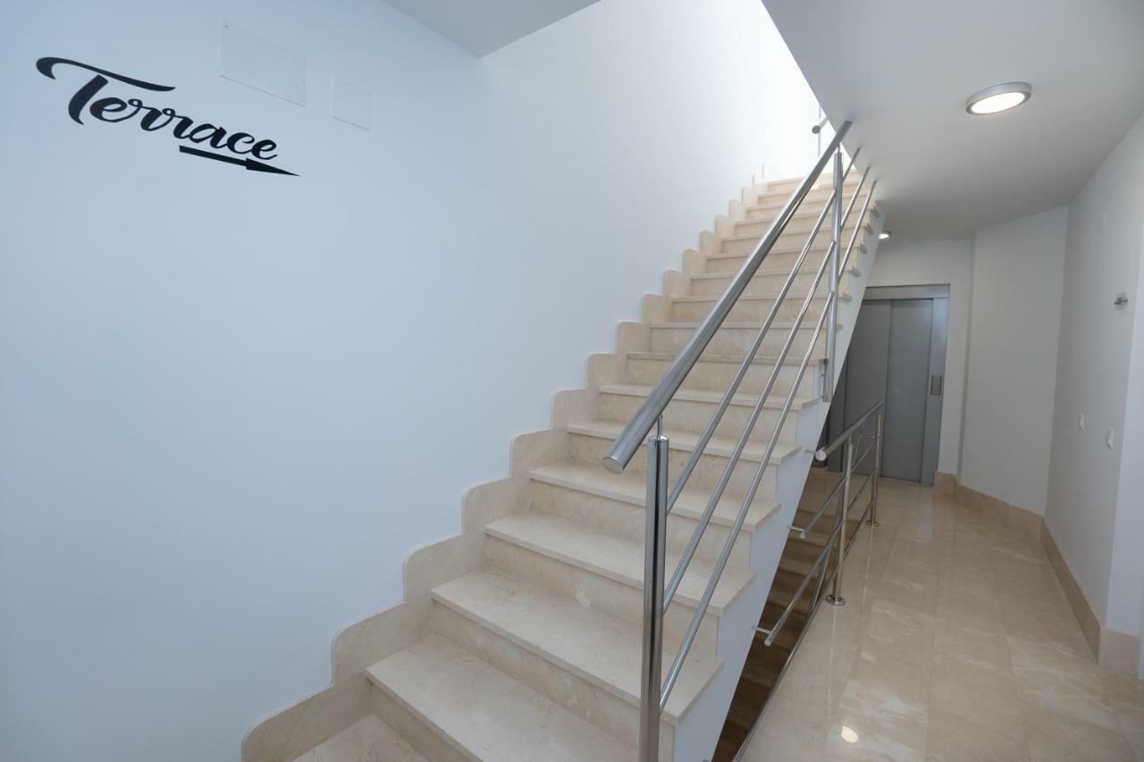 Apartamentos Mombasa 2 Planta Нерха Экстерьер фото